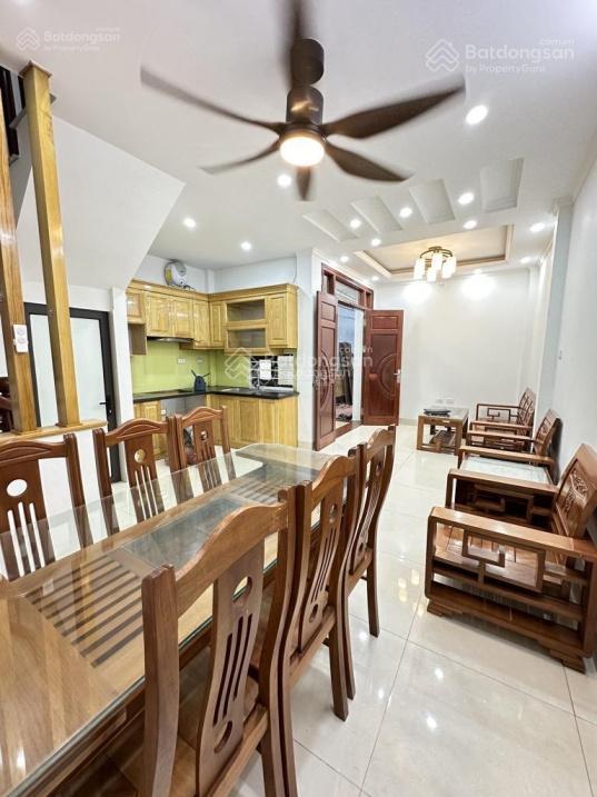 Chính chủ cho thuê nhà nghĩa đô  hoàng quốc việt 55m2 x 5t, phân lô thông thoáng, ô tô đỗ, 18tr/th