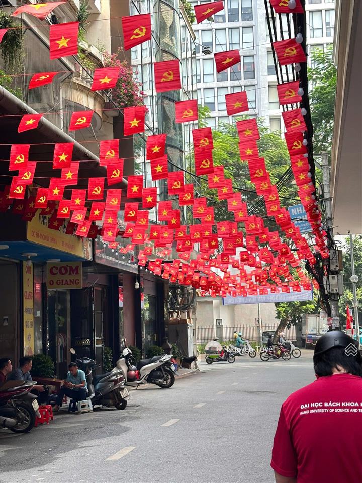 Cho thuê nguyên căn thái hà  hoàng cầu mới tinh, 65m2x5 tầng, phân lô thông  ô tô đỗ tránh  23tr