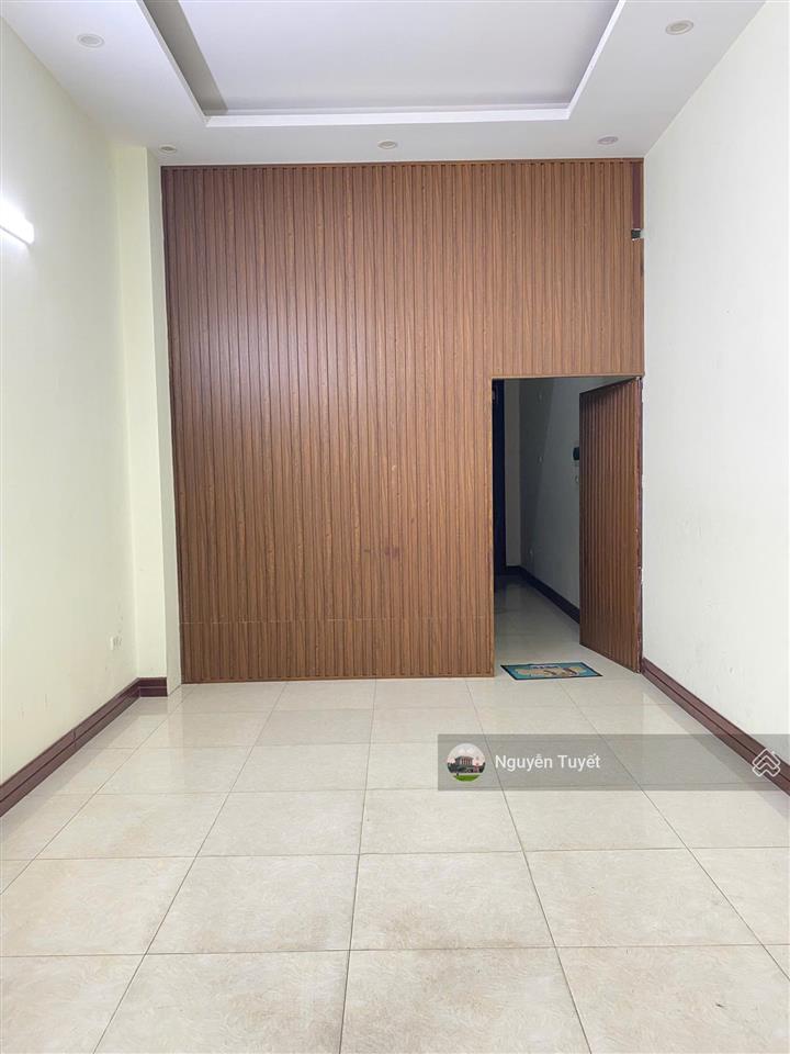 Cho thuê nguyên căn ngõ 143 trung kính  cầu giấy 55m2 x 5t, phân lô bàn cờ, tải tránh đỗ  18tr/th