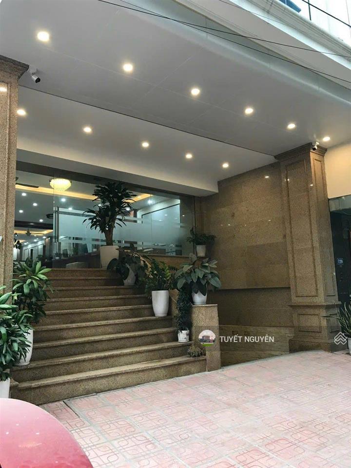 Nhà kđt trung kính  yên hòa 4 tầng nổi 1 hầm  thang máy vù vù dt 90m2/sàn rộng, ô tô đỗ  50tr