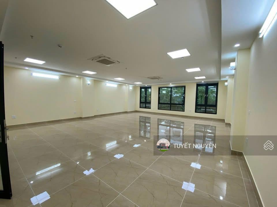 Nhà kđt trung kính  yên hòa 4 tầng nổi 1 hầm  thang máy vù vù dt 90m2/sàn rộng, ô tô đỗ  50tr