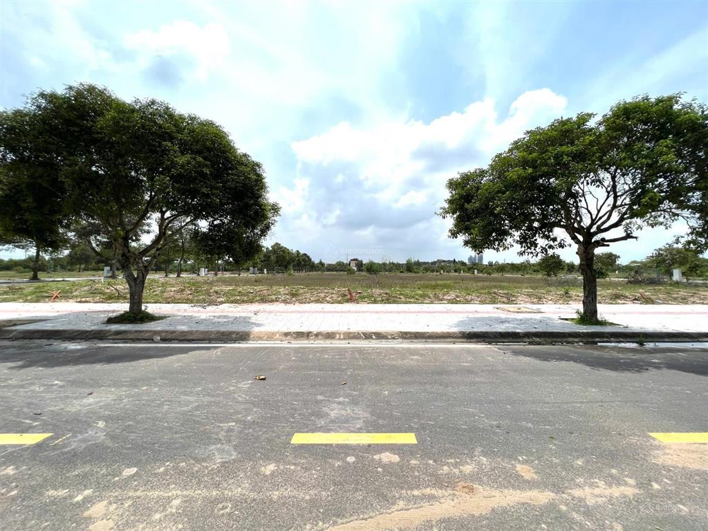 Lô diện tích nhỏ 138m ngang 6m nằm trục đường lớn 17m cắt lỗ thêm 150tr so với giá mua 2022.