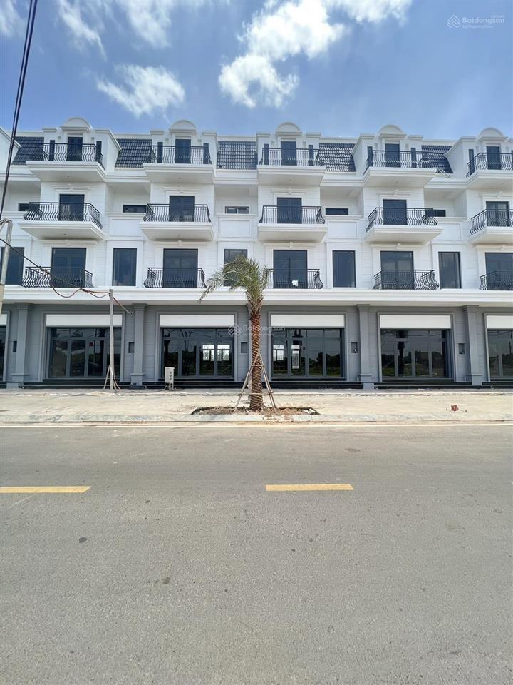 Bán lỗ 1,2 tỷ căn shophouse đường lớn 32m stc long thành