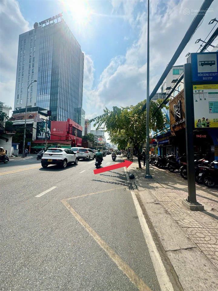 Bán nhà mt cmt8, q3  5,55x25m, nở hậu 6,5m  có hđ thuê 83 triệu/tháng  36,5 tỷ