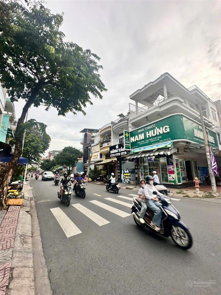 Bán đất + nhà góc 2mt nguyễn xuân khoát  thu nhập 456tr/năm  133.8m2 ngang 8.8m  giá 25.5 tỷ