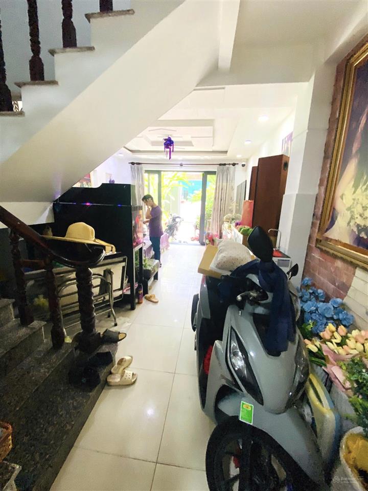 Bán nhà ngay ngã 5  70 m2 hẻm oto 5 m cạnh mặt tiền quang trung.