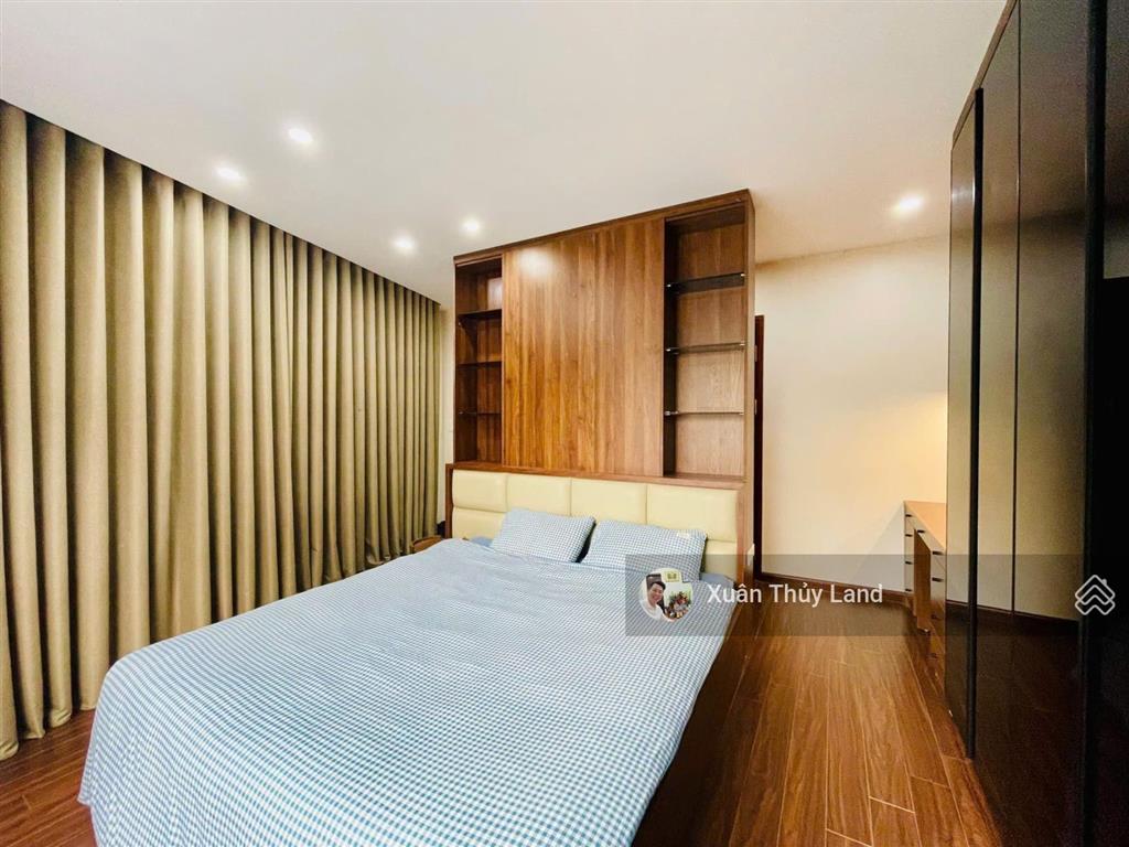 Cho thuê nhà nguyên căn 6 tầng thang máy  nguyễn sơn, long biên  giá 18 triệu