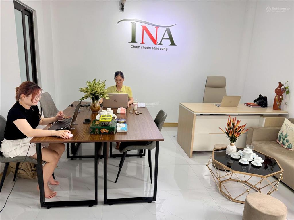 Cho thuê văn phòng tại nguyễn khang, 4 triệu, 25 m2, view đẹp, uy tín