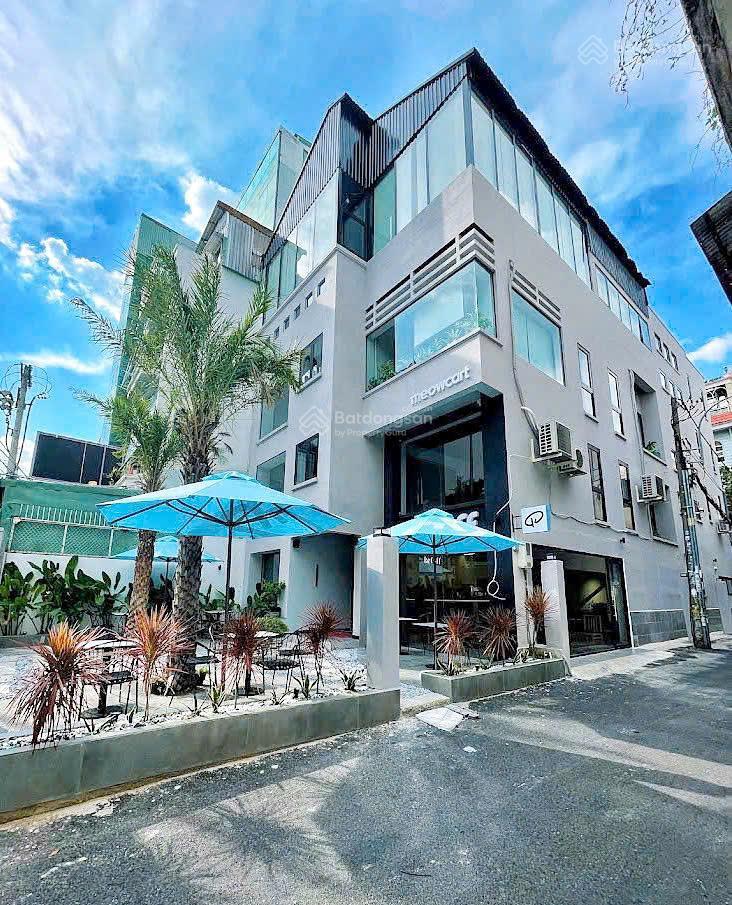 Chủ ngộp bán gấp nhà góc 3mt đào duy anh, phú nhuận  9x30m  4 tầng  hđt 100 triệu/t  giá 53 tỷ