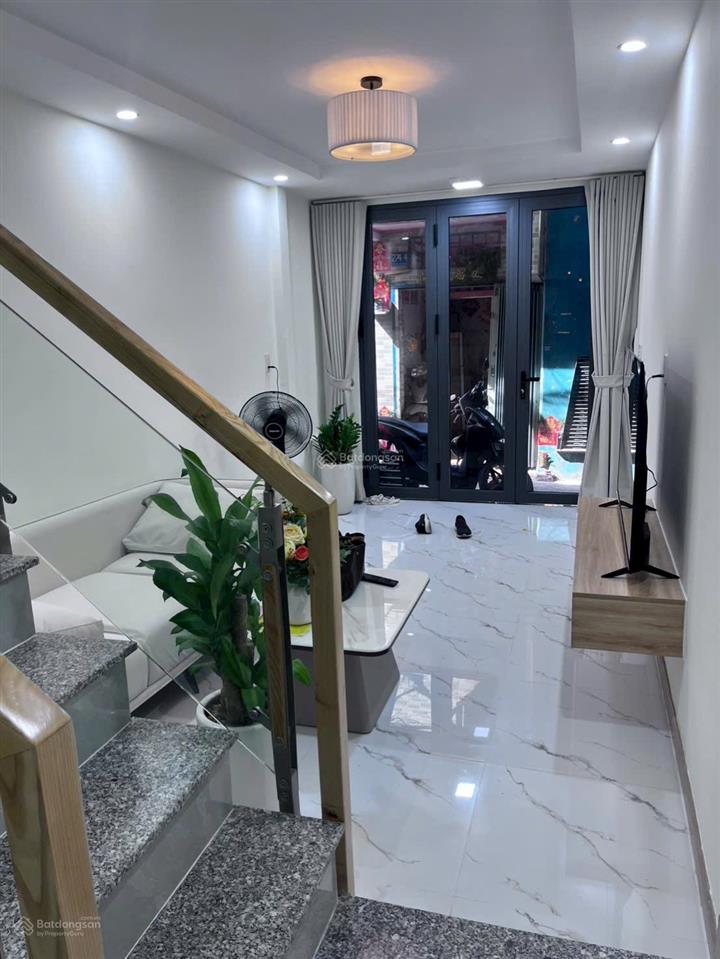 Cho thuê nhà nguyên căn võ văn tần, q3 full nội thất, chỉ 15 triệu/tháng