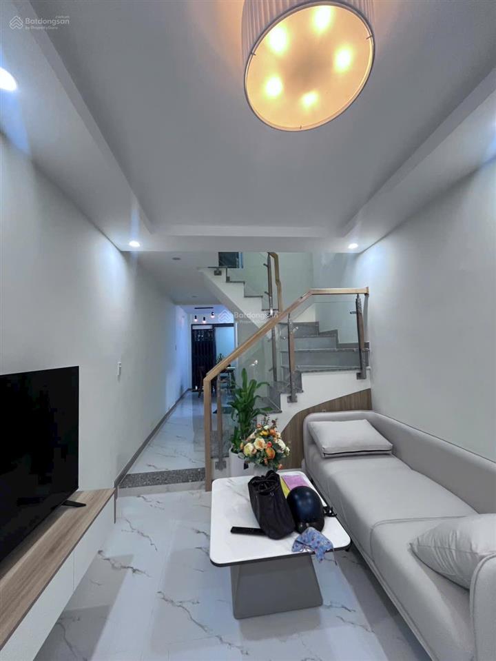 Cho thuê nhà nguyên căn võ văn tần, q3 full nội thất, chỉ 15 triệu/tháng