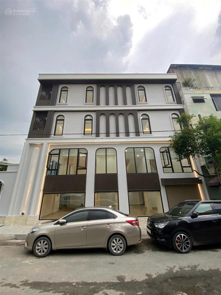 Siêu phẩm góc 2 mt xô viết nghệ tĩnh  ngang 8m  hđ thuê 100 tr/tháng giá 36 tỷ