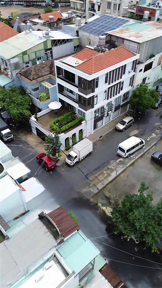 Siêu phẩm góc 2 mt xô viết nghệ tĩnh  ngang 8m  hđ thuê 100 tr/tháng giá 36 tỷ