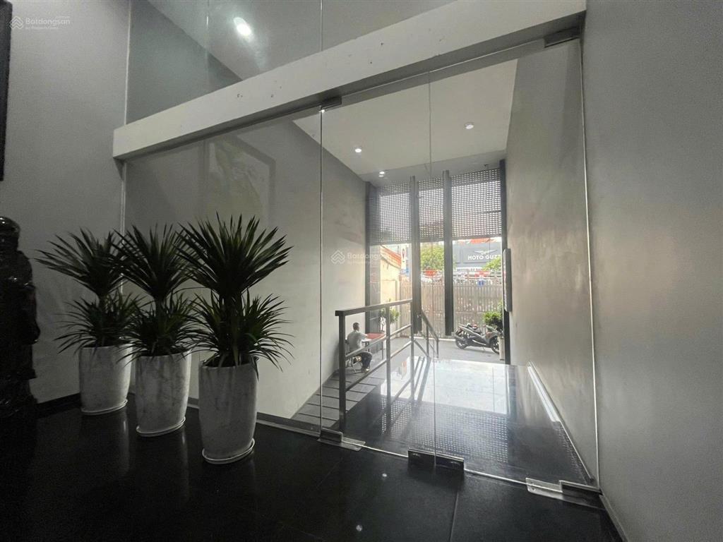 Siêu phẩm building khu sân bay  hđt 150 tr/tháng mt trường sơn ngang 8.2m cực bề thế giá 38 tỷ