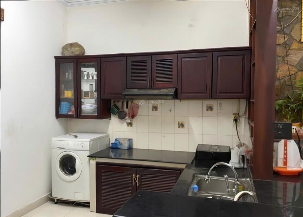 Nhà gần 100m2 giá chỉ 6,3 tỷ khu vực chợ bình triệu, đại học luật, khu dân cư đầy đủ tiện nghi