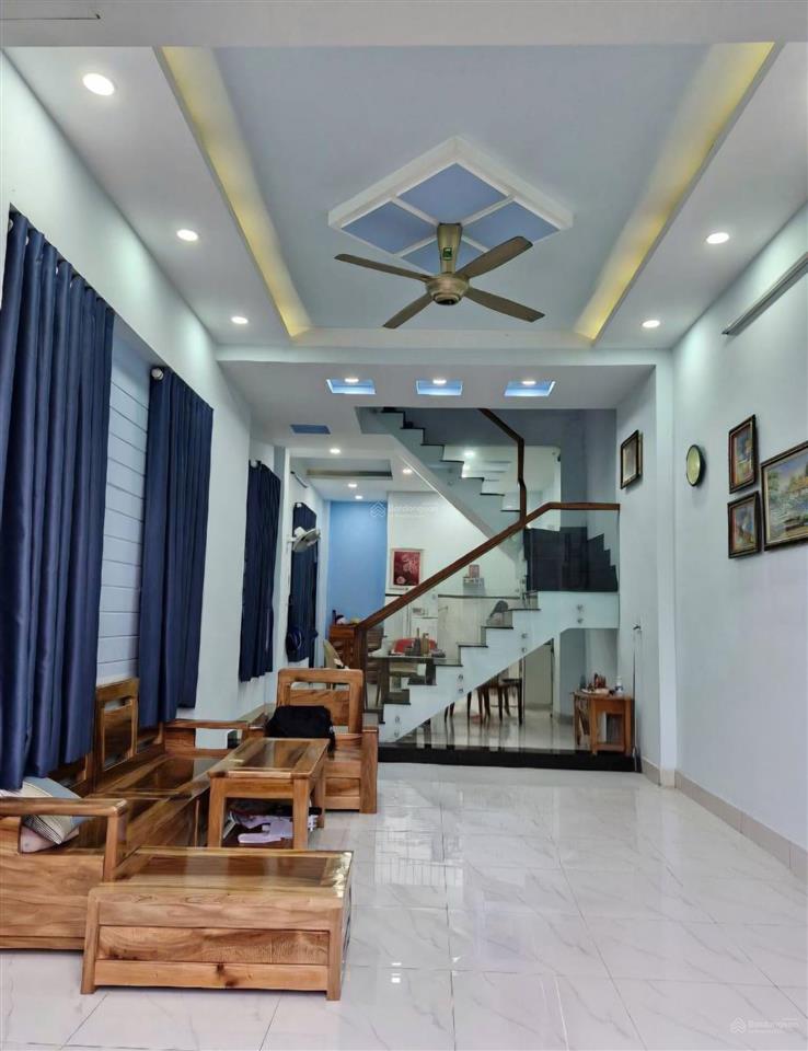 Giá siêu tốt nhà 3 tầng 85m2 gần trục đường phạm văn đồng giá chỉ 6,3 tỷ