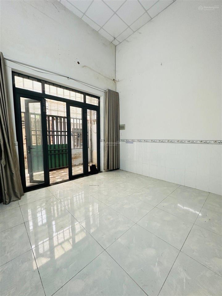 Nhà vị trí đẹp, ngay giga mall, khu dân trí cao, tiện di chuyển trung tâm sài gòn  giá hạt dẻ 5,1t