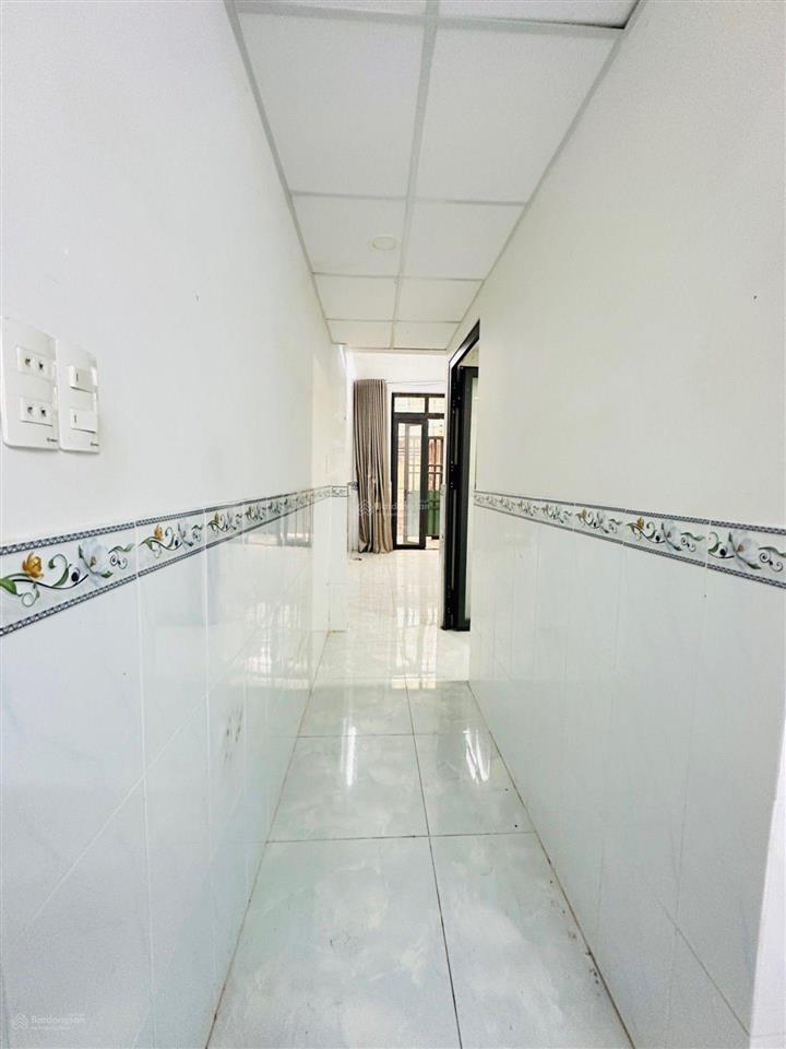 Nhà vị trí đẹp, ngay giga mall, khu dân trí cao, tiện di chuyển trung tâm sài gòn  giá hạt dẻ 5,1t