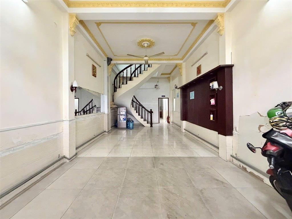 Bán gấp nhà hẻm xe hơi  diện tích đất 90m2( 4x22) diện tích sd hơn 300m2 3 tầng ,1 trệt 9pn