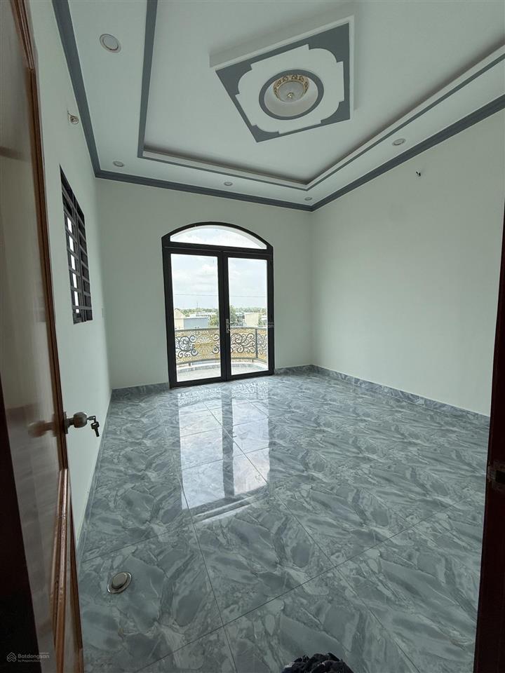 Cho thuê nhà 2 lầu 1 trệt, 5pn, 3wc (mới xây dựng)