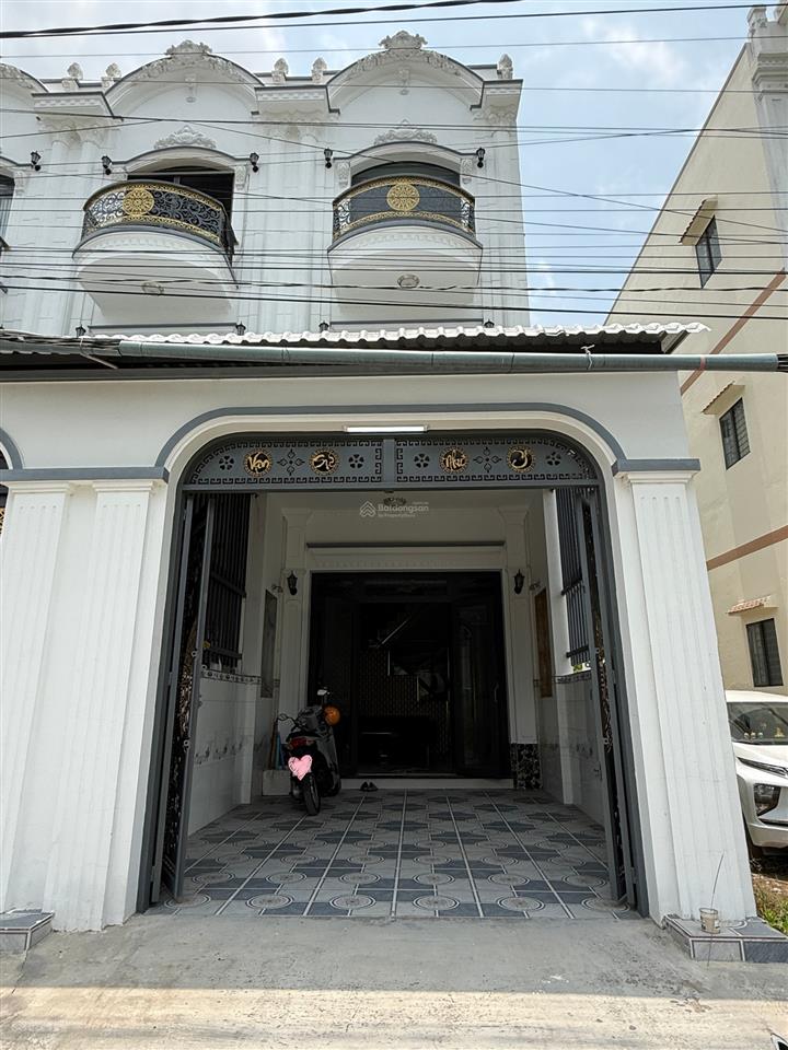 Cho thuê nhà 2 lầu 1 trệt, 5pn, 3wc (mới xây dựng)
