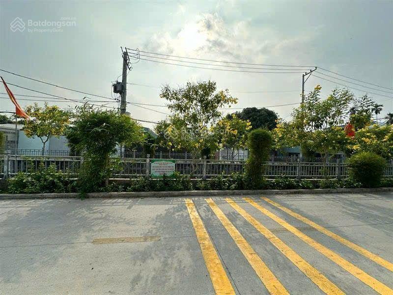 Đất mặt tiền 140m2 tl37 thạnh lộc q12  gần ngã tư ga  ngang 6m giá 8tỷ