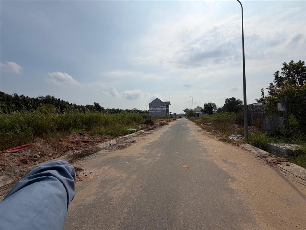 Kdc bộ công an, long thới, nhà bè, thổ cư 210m2, xây theo mẫu 1t2l mái thái, 5.2tỷ