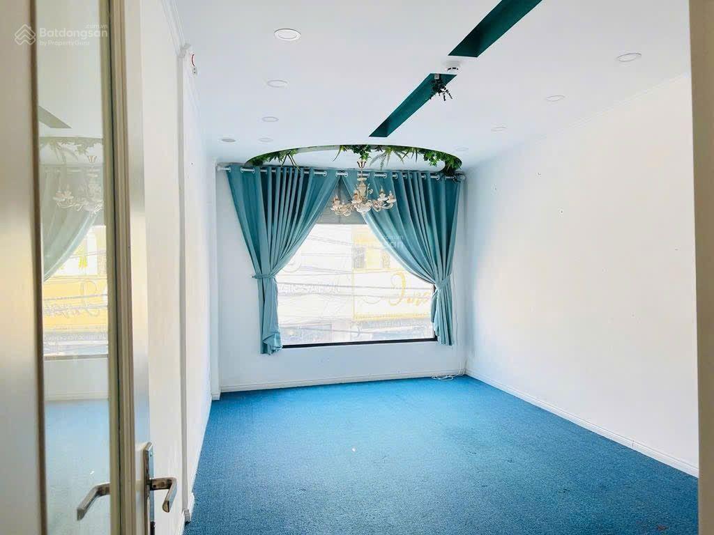 Bán nhà mặt phố 489 huỳnh văn bánh, 11,5 tỷ, 30 m2, 4pn, 4wc, 3 tầng