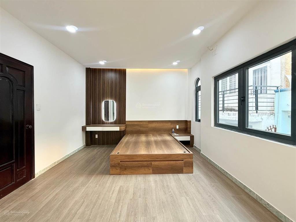 Bán nr 4pn, 4wc tại 48 hồ biểu chánh, 11,7 tỷ, 52m2 giá ưu đãi