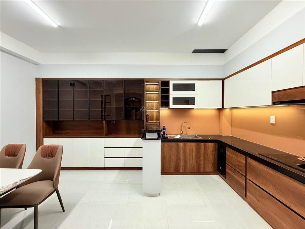 Bán nr 4pn, 4wc tại 48 hồ biểu chánh, 11,7 tỷ, 52m2 giá ưu đãi