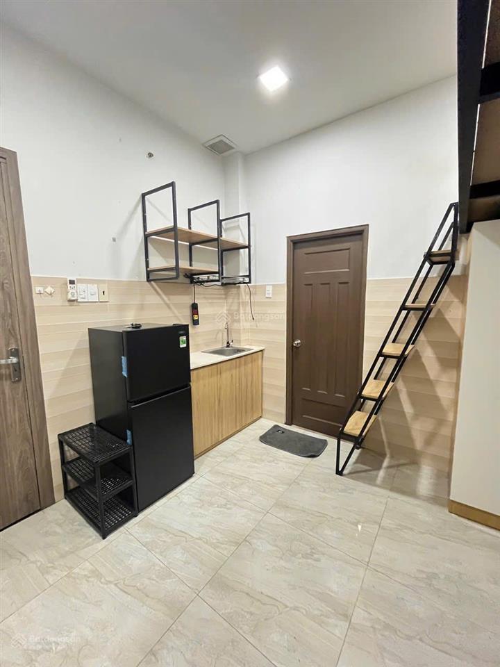 Duplex cho thuê full nội thất, thang máy ngay hẻm oto ngay đường ngô quyền, 5tr dá siêu hời