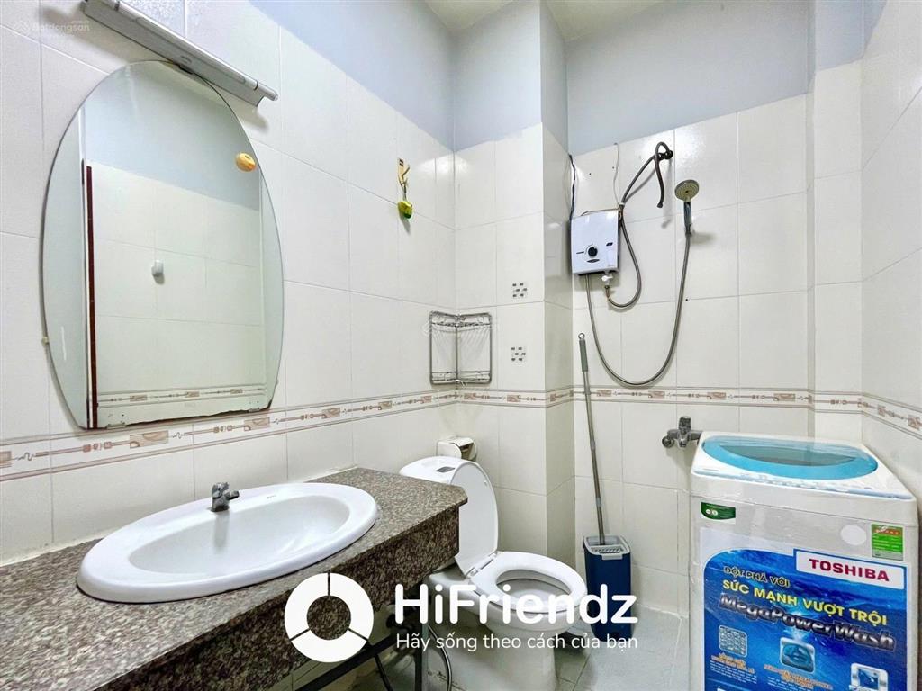 Cho thuê căn hộ mini ban công mặt tiền sát quận 1  rộng 30m2, full nội thất cao cấp