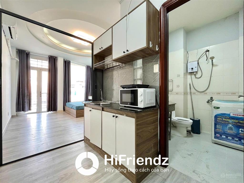 Cho thuê căn hộ mini ban công mặt tiền sát quận 1  rộng 30m2, full nội thất cao cấp