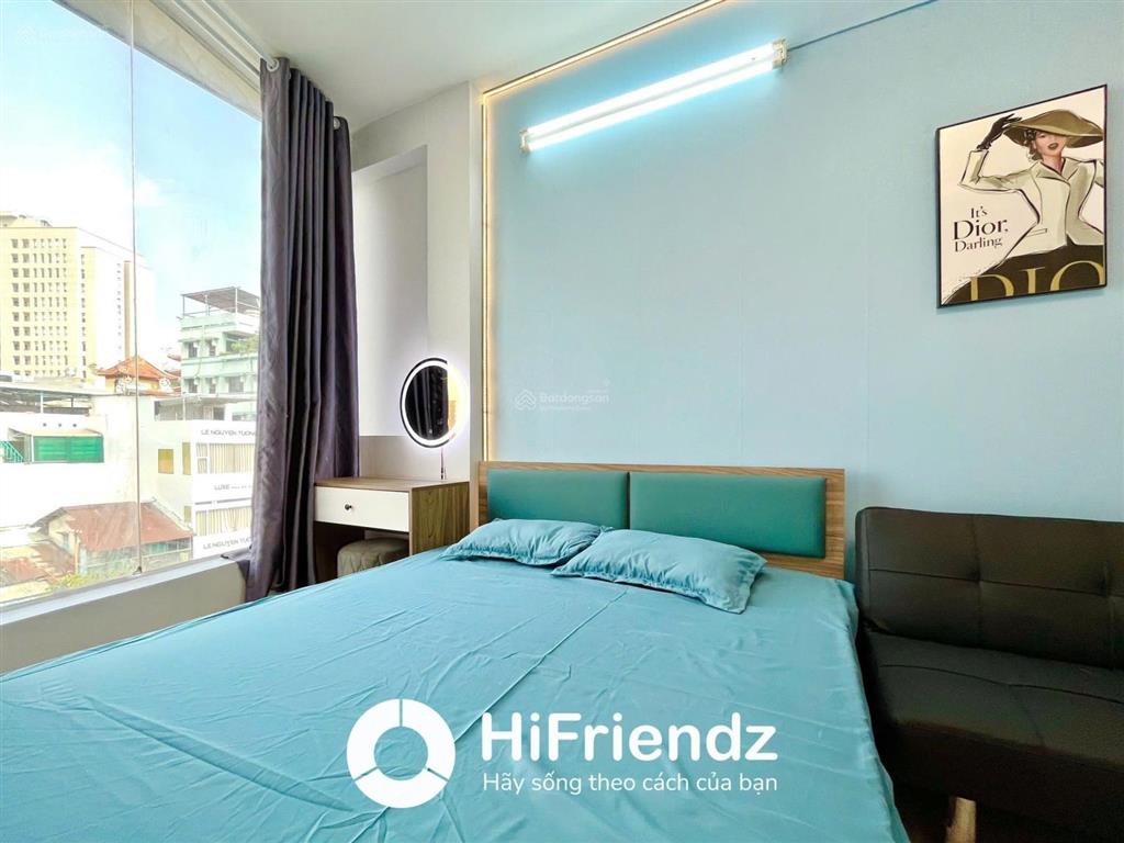 Cho thuê căn hộ mini ban công mặt tiền sát quận 1  rộng 30m2, full nội thất cao cấp