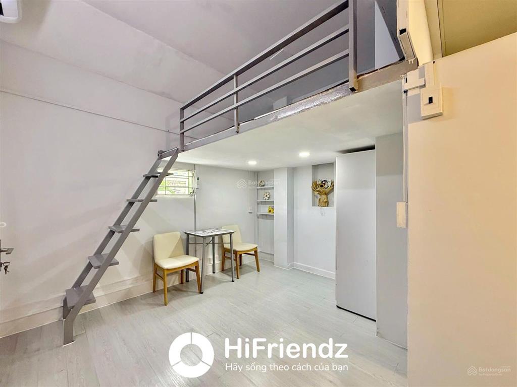 Cho thuê phòng dạng duplex 27m2, giá thuê 5.3tr sát bên đh sài gòn, đh khtn, đh sp, hẻm ô tô