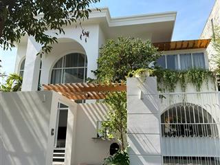 Ngộp ngân hàng sâu, giảm giá bán villa hồ bơi sân vườn tại thảo điền, quận 2, 192m2, 2 tầng, 42 tỷ