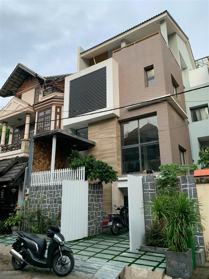 Biệt thự hồ bơi mt nguyễn bá huân, thảo điền 4 tầng, 208m2 (7,5x27m), hđt 90tr/tháng