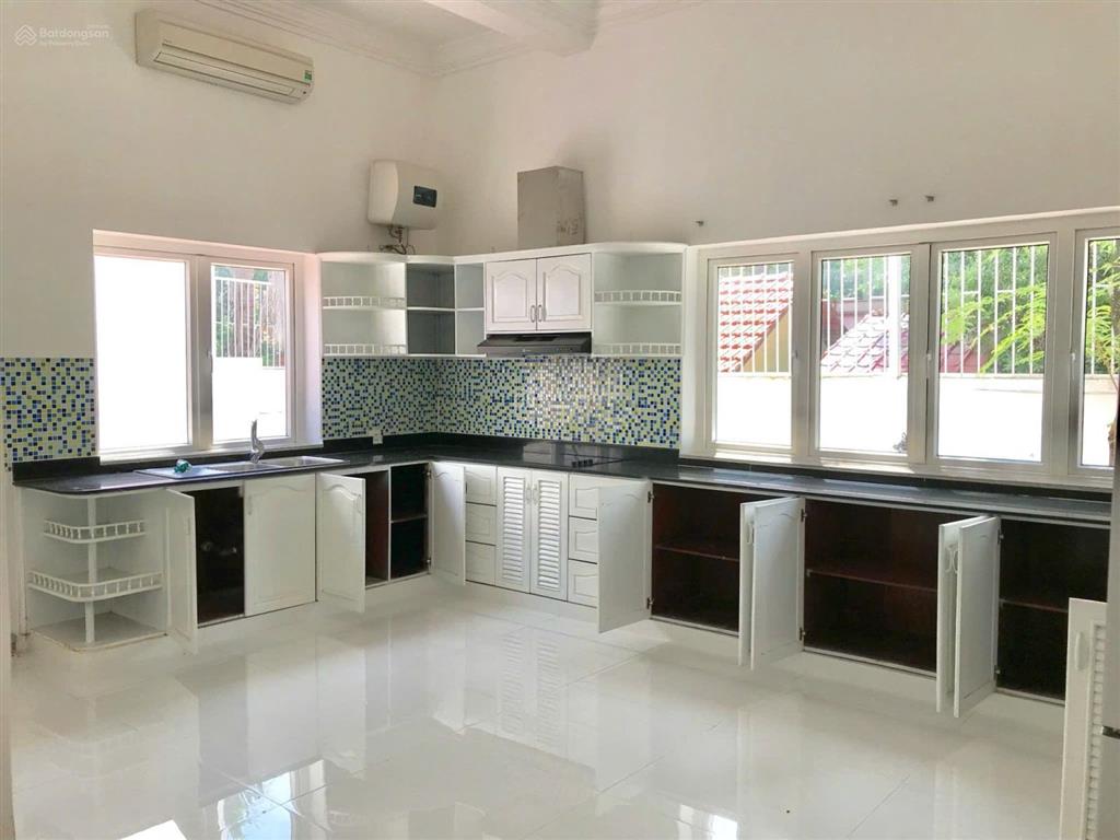 Góc 2 mặt tiền, biệt thự châu âu nguyễn văn hưởng, thảo điền 524m2 (30 x 20m) 120 tỷ, hđt 200tr/th