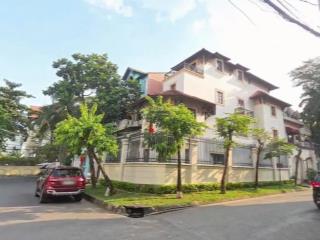 Hiếm có biệt thự hồ bơi góc 2mt nguyễn văn hưởng, thảo điền 10x25m2 (260m2) 3 tầng, sân vườn 79 tỷ