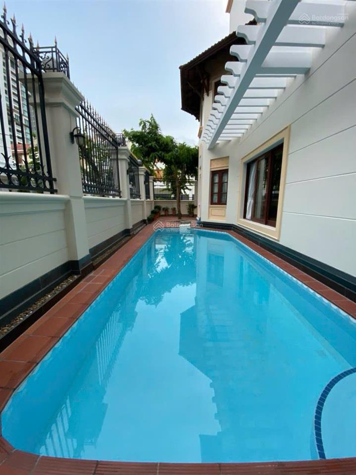 Hiếm có biệt thự hồ bơi góc 2mt nguyễn văn hưởng, thảo điền 10x25m2 (260m2) 3 tầng, sân vườn 80 tỷ
