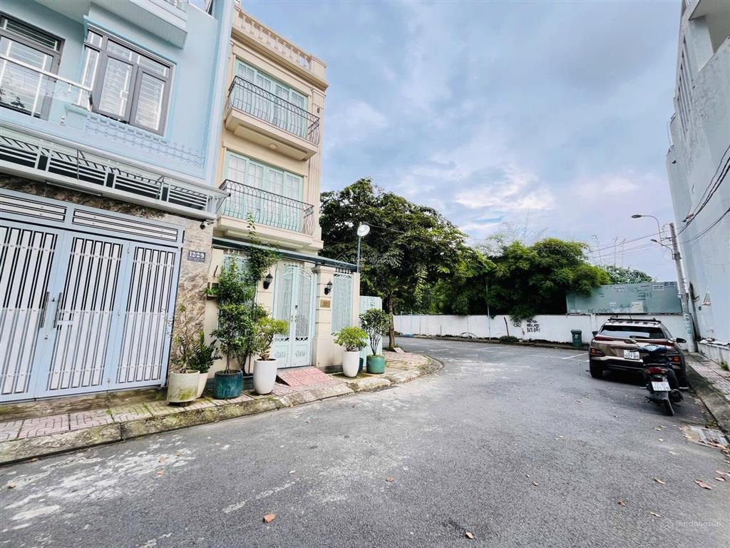 Sang nhượng trước tết nhà 3 tầng ngay vành đai 2  ngang 5.8m bề thế  dọn vali ở ngaydân trí cao
