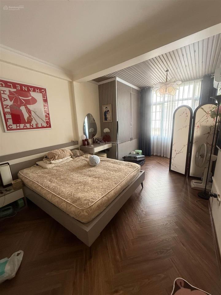 Chính chủ cần bán nhà phân lô quan hoa 70m2 xây 5 tầng  2thoáng  oto tránh vỉa hè 9m, kd cực đẹp