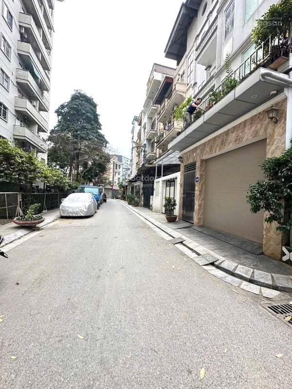 Chính chủ cần bán nhà phân lô quan hoa 70m2 xây 5 tầng  2thoáng  oto tránh vỉa hè 9m, kd cực đẹp