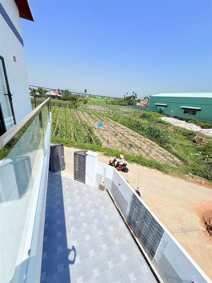 Nhà mới xây hoàn toàn tại khu diên phú