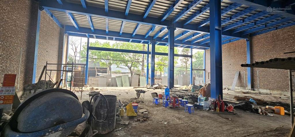 Bán nhà xưởng sổ full thổ cư ,diện tích 400m2*3 tầng cách chân cầu vđ4 200m.