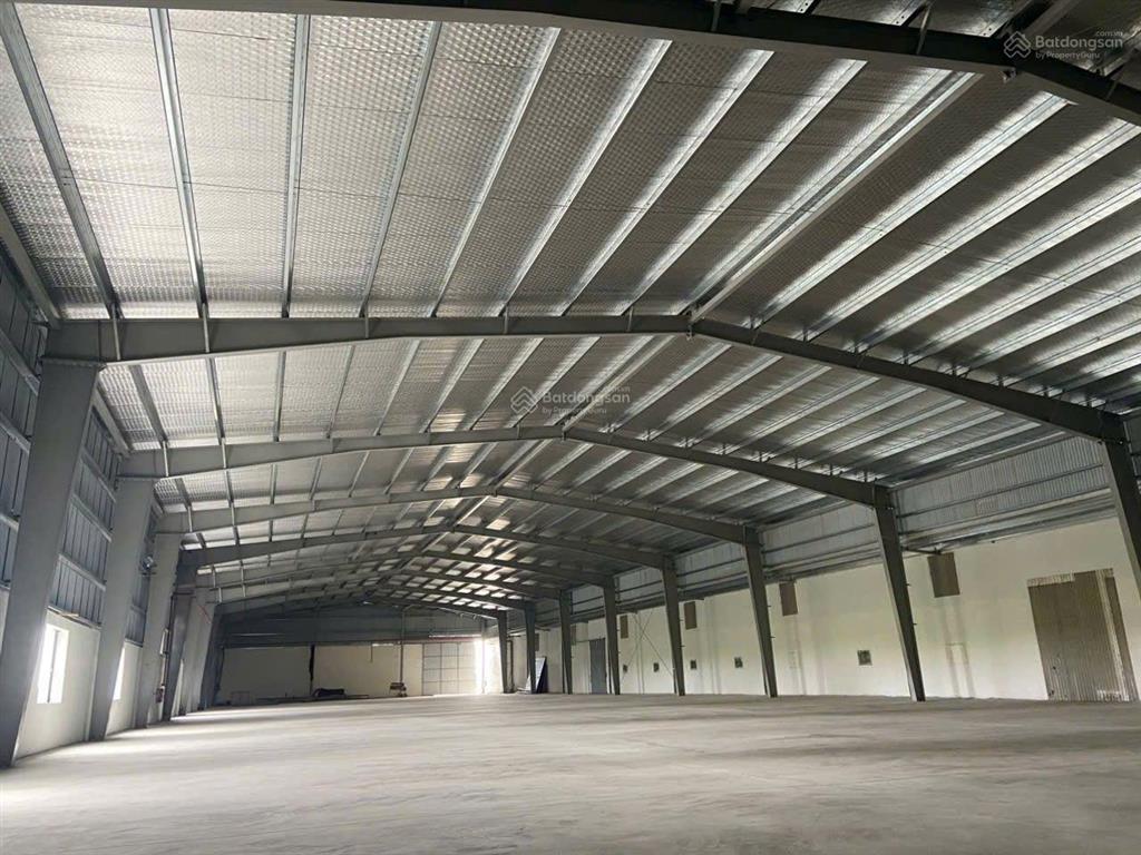 Cho thuê kho xưởng tại mặt đường 379 văn giang cách vđ4 500m mới 100%