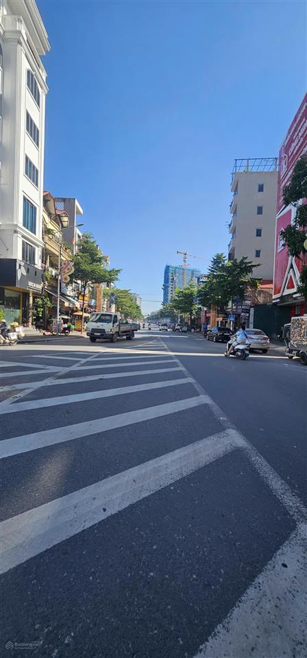 Cho thuê kho 400m² mới toanh, cạnh vòng xuyến văn giang