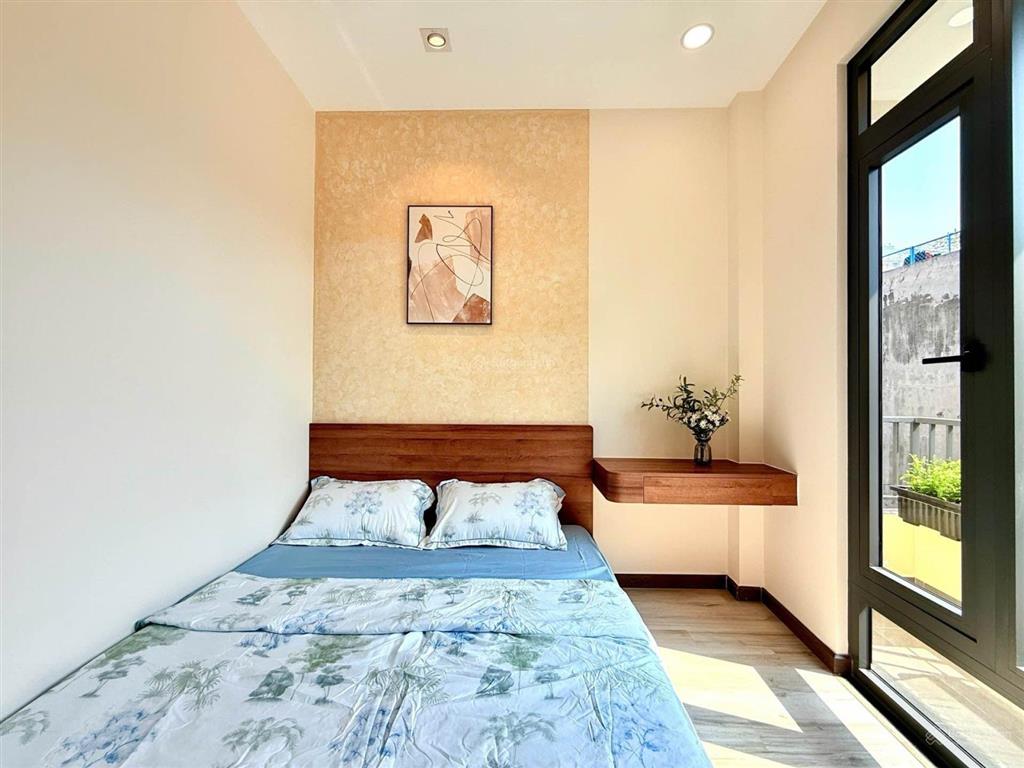 Chủ giảm sốc  bán gấp định cư6,98 tỷ 50m2  hẻm ôtô  đầy đủ nội thất