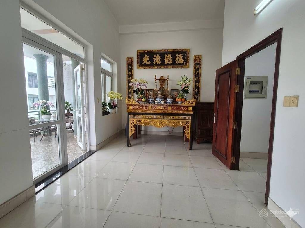 Kdc phú nhuận lê thị riêng q12  5.7x14 nhà 2 lửng + 4 lầu đường xe hơi thông 10 m có gara oto