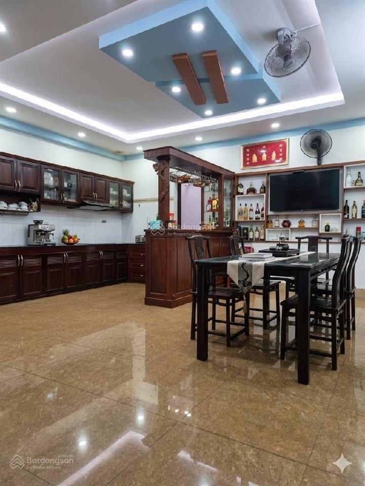 Kdc phú nhuận lê thị riêng q12  5.7x14 nhà 2 lửng + 4 lầu đường xe hơi thông 10 m có gara oto